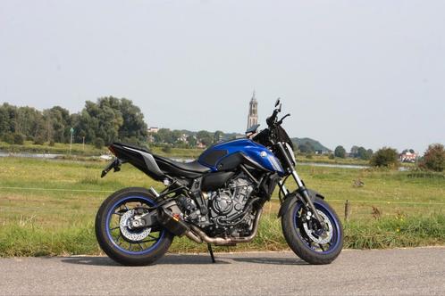 Yamaha MT-07 35KW (2022)  12.900 km  hlins vering