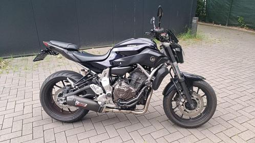 Yamaha mt 07 kleur paars  2015