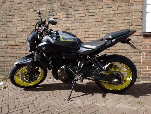 Yamaha MT 07 - Night Fluo