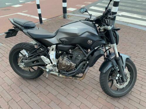 Yamaha mt 07 (schadevrij, matt grey, Akrapovic, 6.800 km)