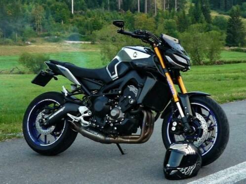 Yamaha MT-09 SP  Akrapovic  Quikshifter  hlins