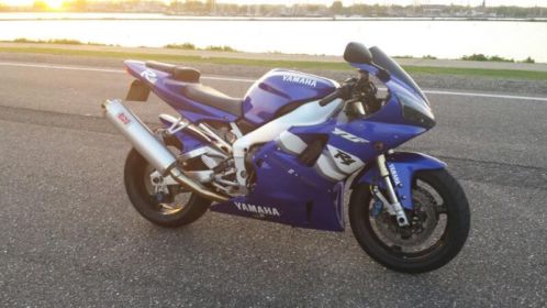 Yamaha r1 2000