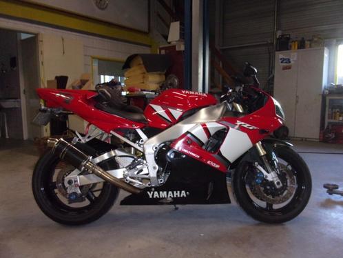 YAMAHA R1 2002