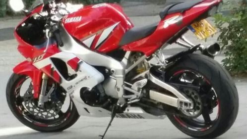 Yamaha r1 motor rood wit met veel extra 039s