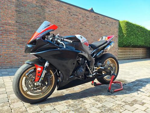 Yamaha R1 RN22 Circuit