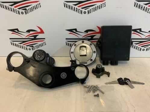 Yamaha R6 1999 (Contactslot set)