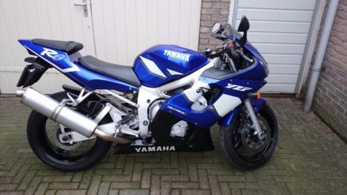 Yamaha R6 2001 blauw