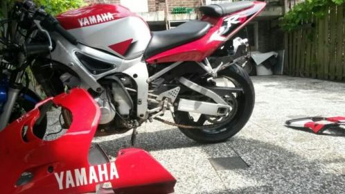 Yamaha r6 600cc 2001 met wat werk NL kenteken