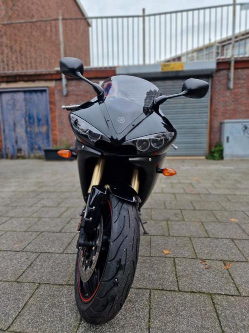 YAMAHA R6 LAGE KM STAND  NIEUWSTAAT