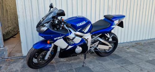 Yamaha R6 met 10.500km () met nieuwe banden