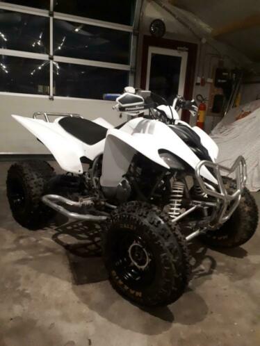 Yamaha Raptor 350 quad 