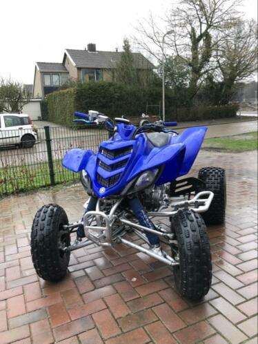 Yamaha raptor 660 2004 met kenteken FMF  powerbomb