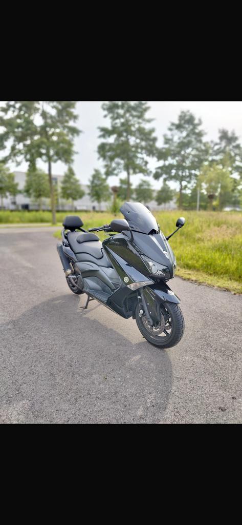 Yamaha Tmax 530 met akrapovic uitlaat en polini vario.