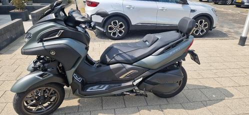 Yamaha Tricity 300  (full option) 1750 km