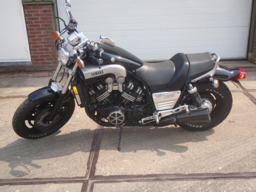 yamaha v max (black max)