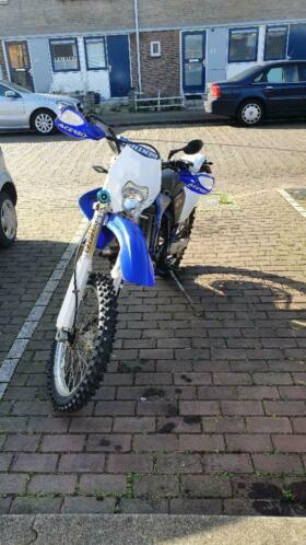 Yamaha WR 400 F , helemaal straatlegaal rdw gekeurd