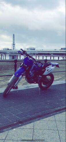 Yamaha WR400 met kenteken. ( enduro )