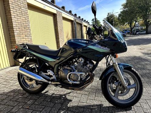 Yamaha XJ 600 S Diversion (1995, 54.152 km), met zijkoffers