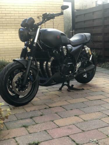 Yamaha xjr 1300 custom cafe racer