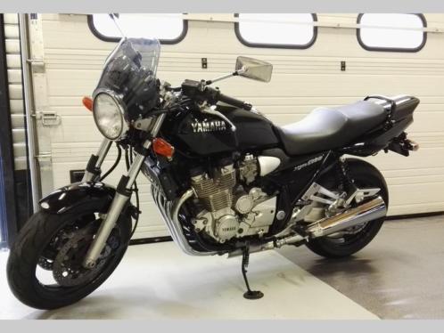 YAMAHA XJR1300 (bj 2000) TOP-OCCASION