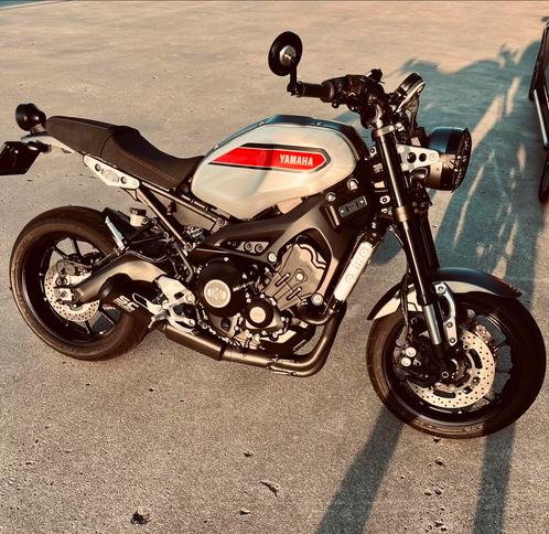 YAMAHA XSR900  met heel weinig kilometers.