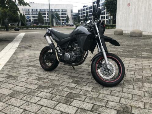 Yamaha XT 660 black on black