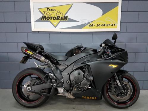 Yamaha yzf r1 bj 2010 enkele beschadigingen gewoon rijdbaar