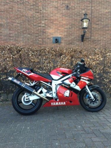 Yamaha YZF R6 2001 weinig km 