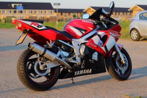 Yamaha YZF R6 2002 roodzwart