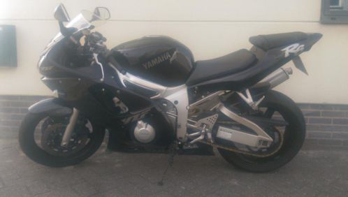 Yamaha YZF R6 2002 (zwart)