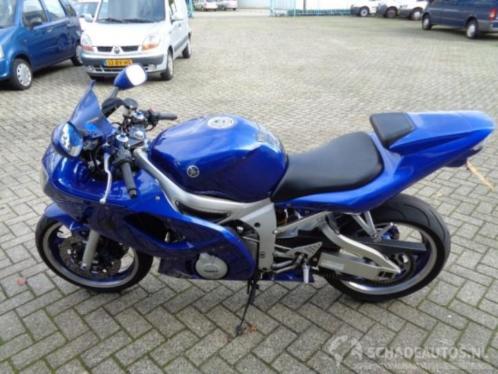 Yamaha YZF - R6 (bj 1999)