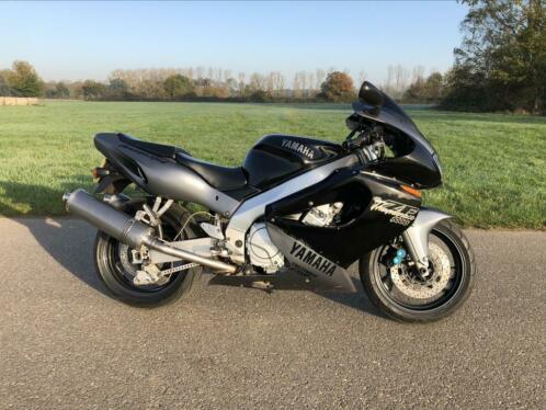 Yamaha YZF1000R thunderace R1