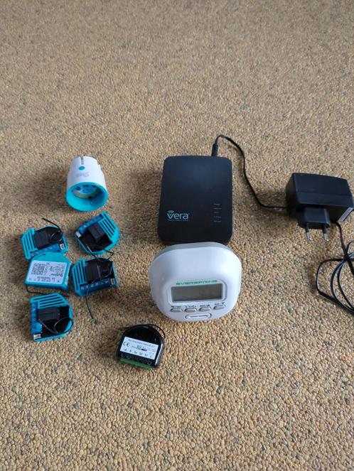 Z-wave controller, diverse schakelaars en humidity sensor