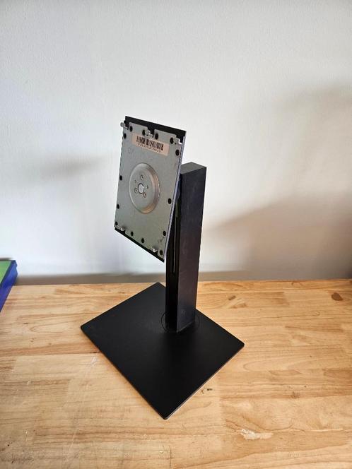 Z24- monitor stands