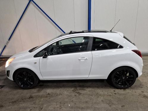 Zeer complete Opel Corsa met panodak Lage Km stand