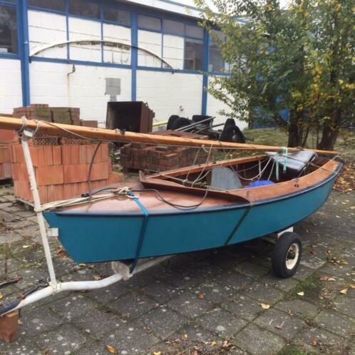 Zeer complete zeilboot met trailer, type Flits