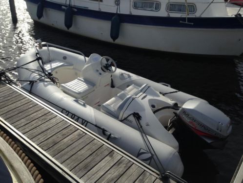 Zeer complete Zodiac Yachtline deluxe 340 met Mariner 25PK