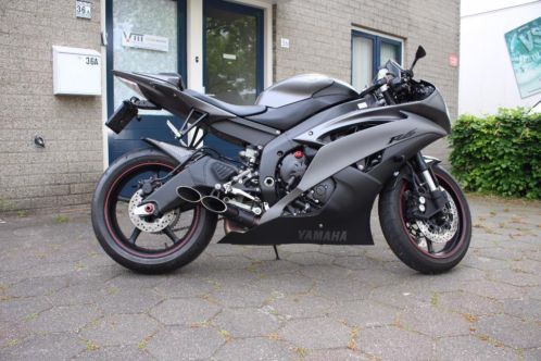 Zeer dikke matgrijze Yamaha YZF R6 600cc maart 2013