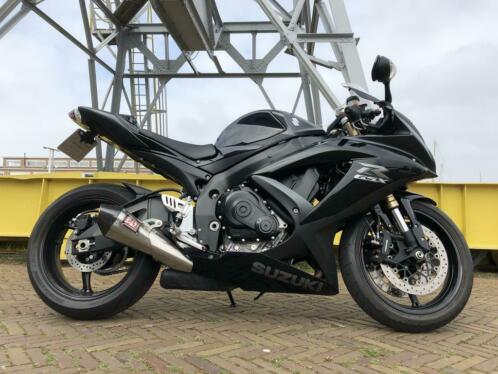 Zeer dikke Susuki GSXR 600 full black (laag km)