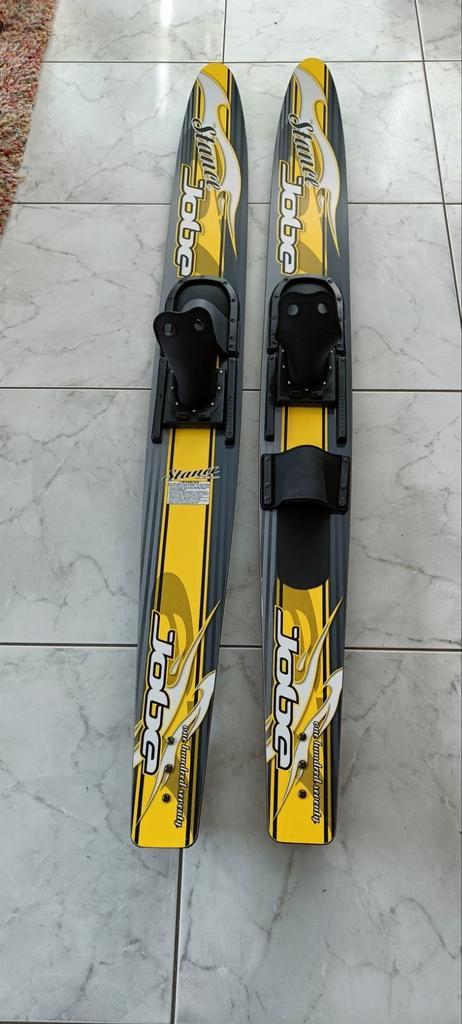 Zeer fijne set waterskix27s van het merk Jobe met skilijn.