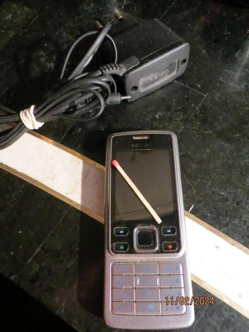 zeer kleine Nokia RM-214 model 6300