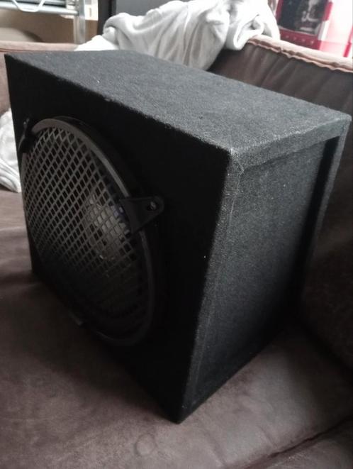 Zeer krachtige jbl subwoofer ziet er als nieuw uit