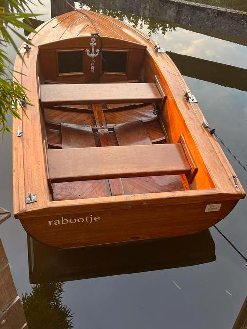 Zeer leuk werf gebouwd houten sloepje