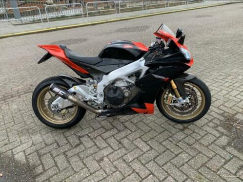 Zeer mooie Aprilia rsv4 factory (8000,-) laatste dag