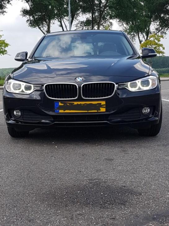 Zeer mooie BMW 320D High Executive met Nap km 102000