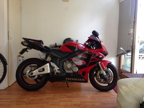 Zeer mooie CBR 600 RR 2003 Yoshimura xenon alarm