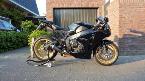 Zeer mooie en speciale Honda 1000 RR FireBlade BlackGold