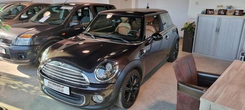 Zeer mooie mini 2013 met vele opties en uniekleur