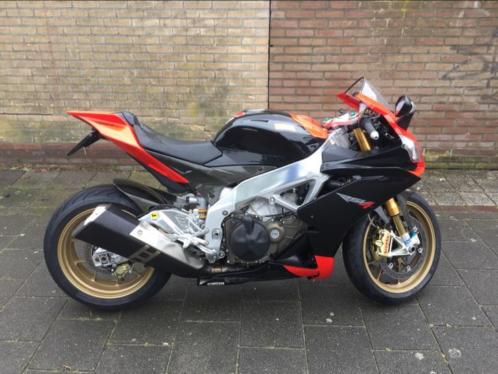 Zeer nette Aprilia Rsv4 Factory volledig Ohlins afgeveerd