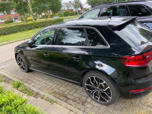 Zeer nette Audi A3 1.4 E-tron Sportback S-tr 2016 Zwart Dak